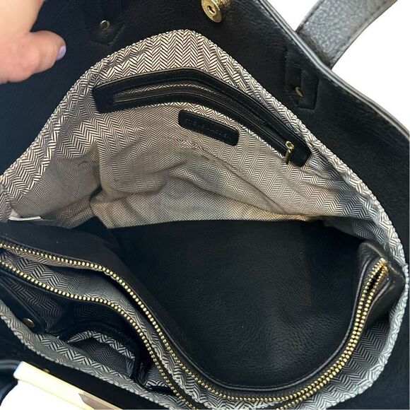 Steve Madden Tote - Picture 6 of 7